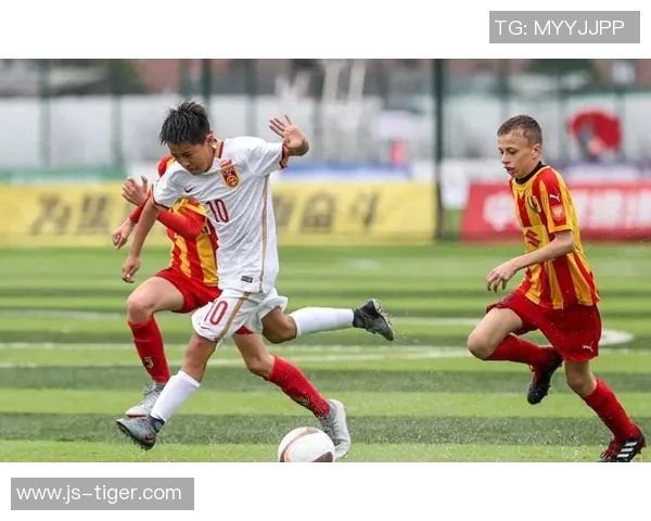 中国足球比赛精彩瞬间集锦视频回顾与分析让你领略足球魅力与激情